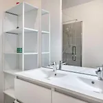 Moderne Pour 4 Situe A La Baule-Escoublac