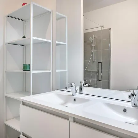 Moderne Pour 4 Situe A La Baule